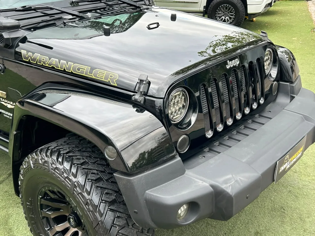 Jeep Wrangler Unltd Sahara — foto 12 de 18