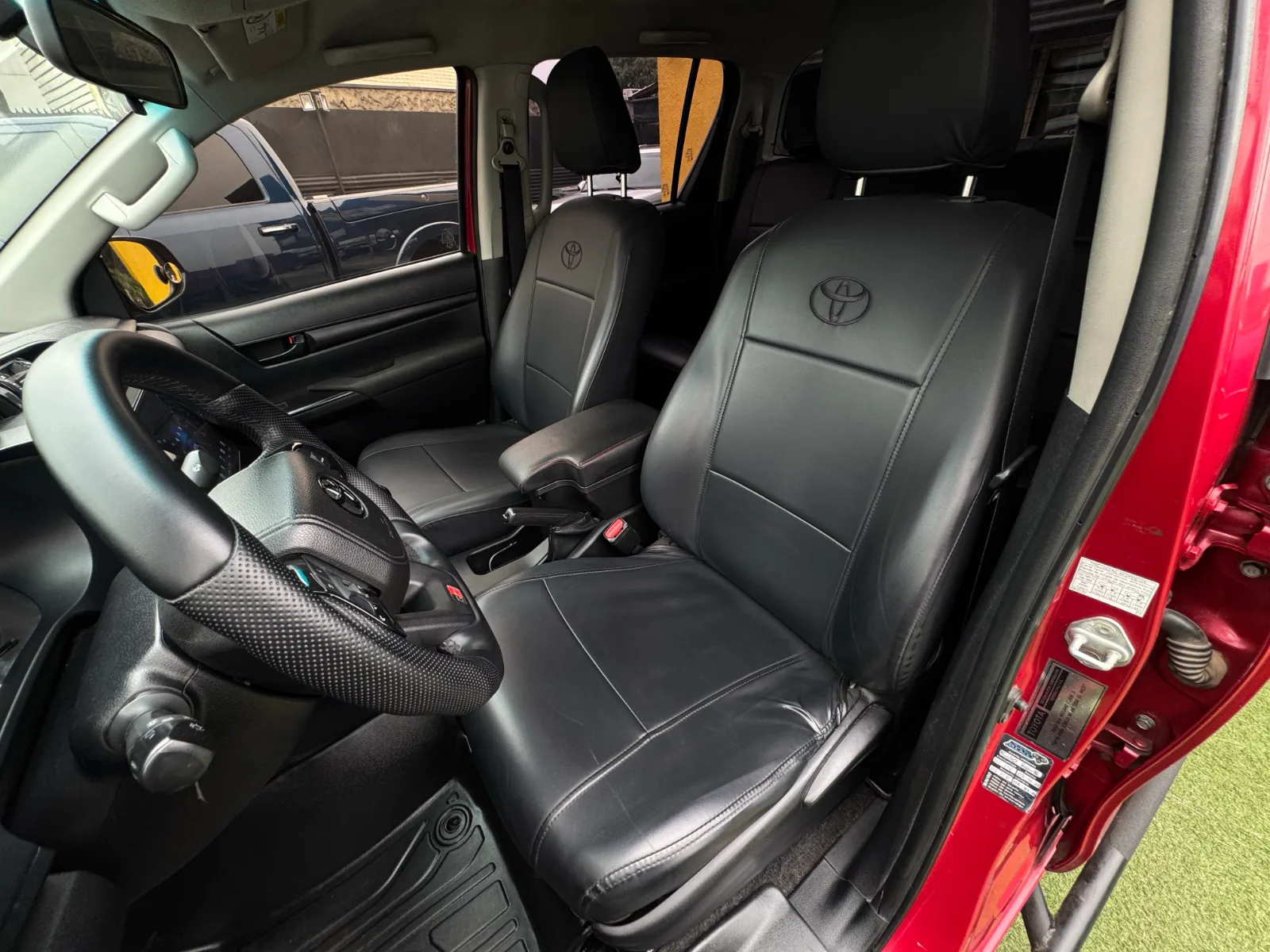 Toyota Hilux — foto 13 de 17