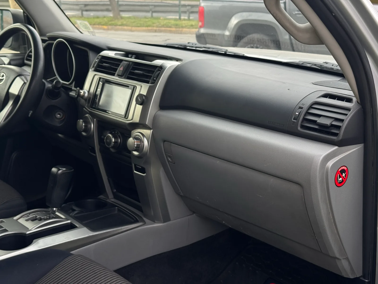 Toyota 4Runner Sr5 — foto 14 de 17