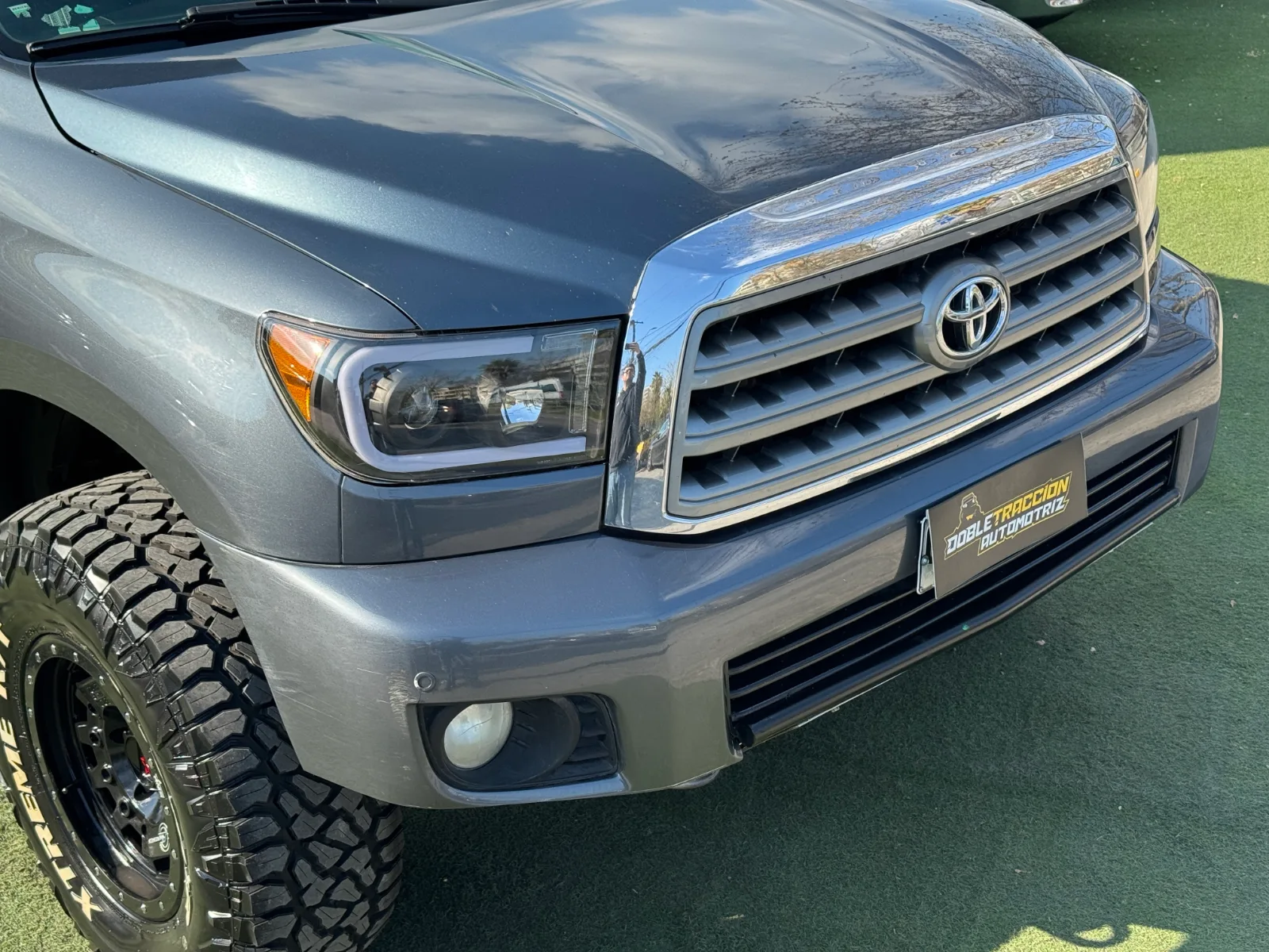 Toyota Sequoia — foto 4 de 17