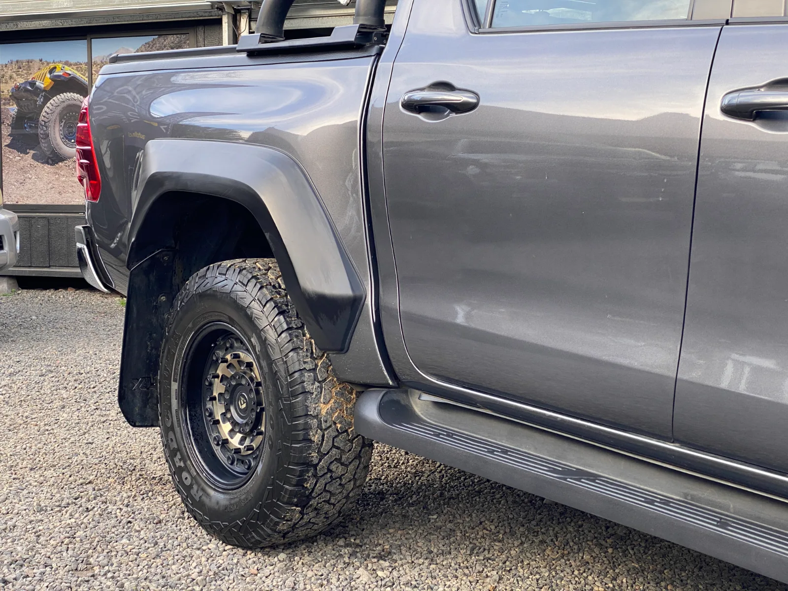 Toyota Hilux — foto 12 de 19