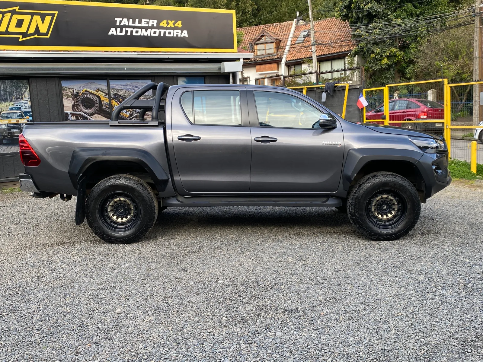 Toyota Hilux — foto 10 de 19