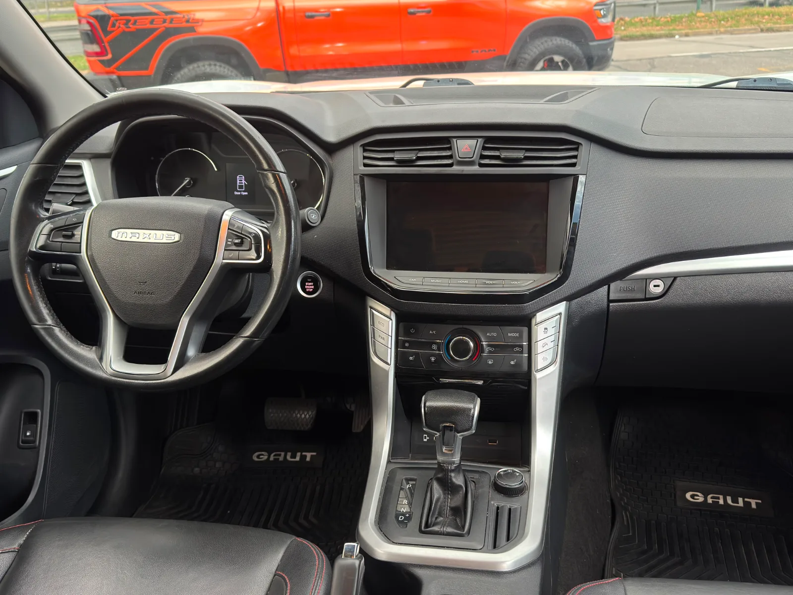 Maxus T60 — foto 17 de 18