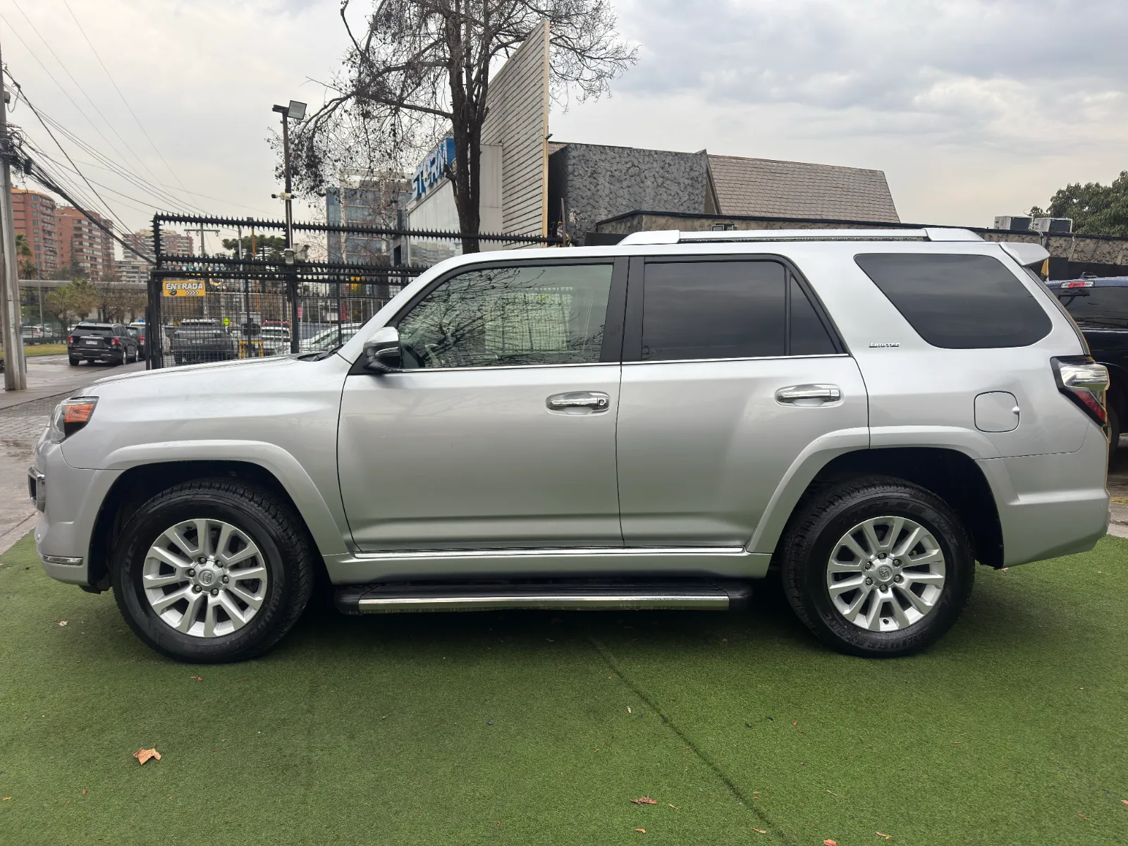 Toyota 4Runner — foto 5 de 17
