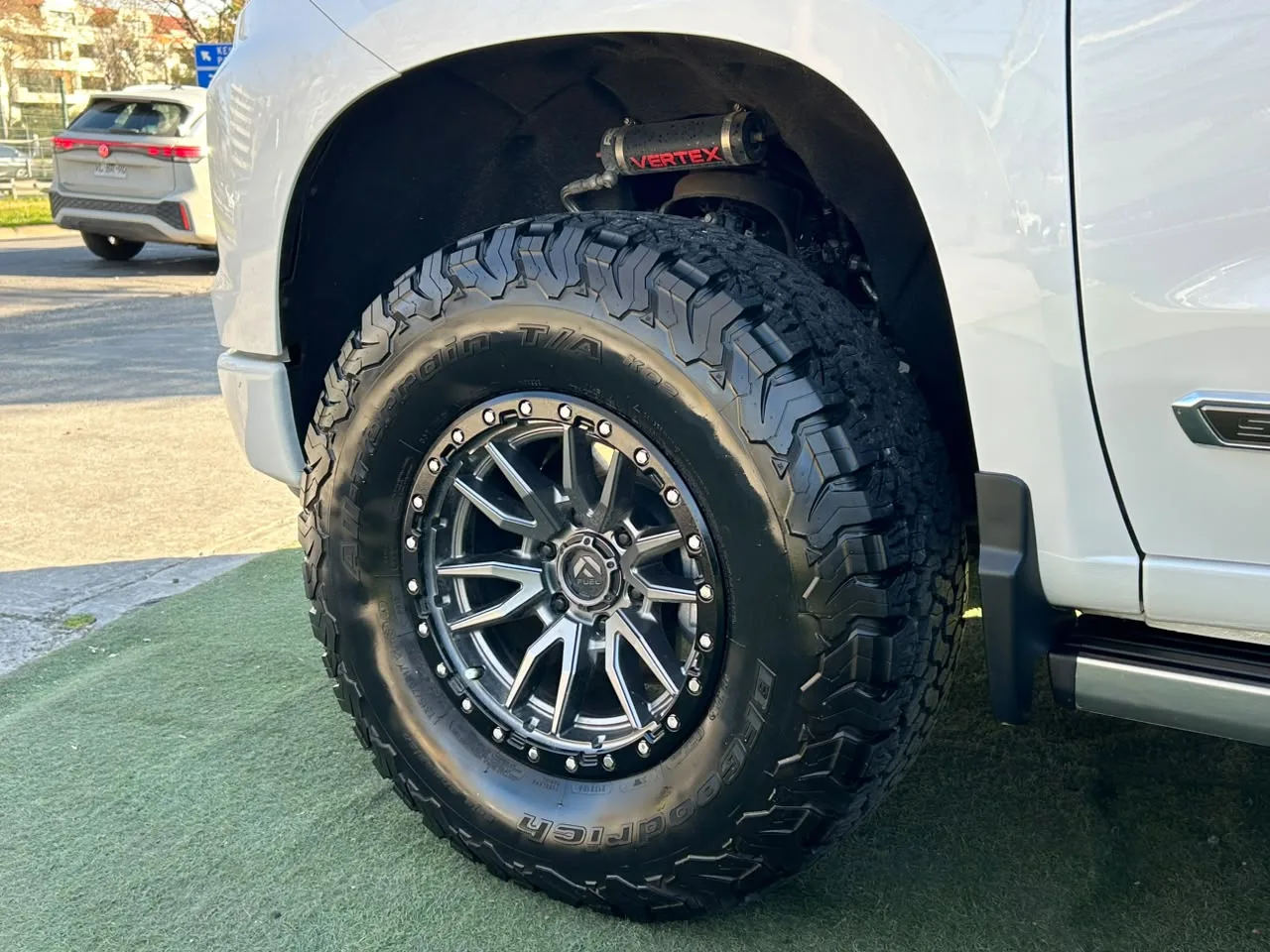 Chevrolet Silverado High Country — foto 12 de 18
