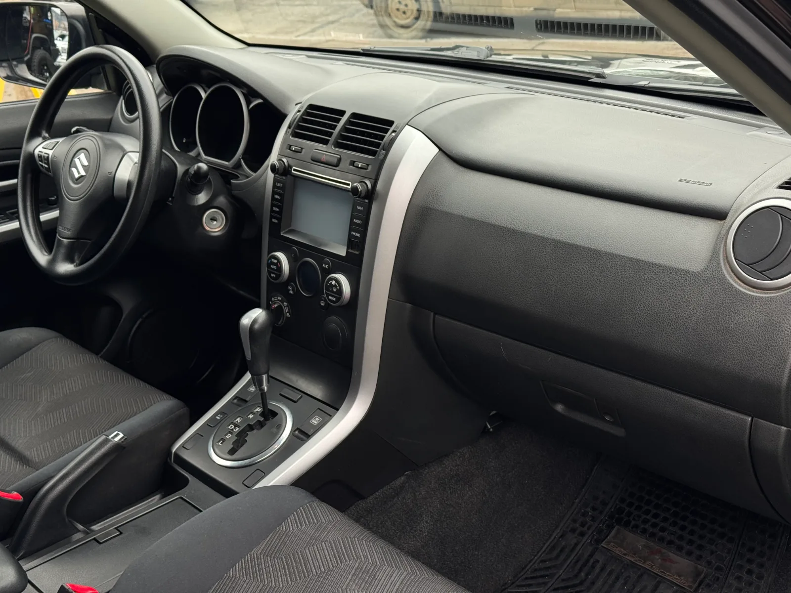 Suzuki Grand Vitara — foto 15 de 20