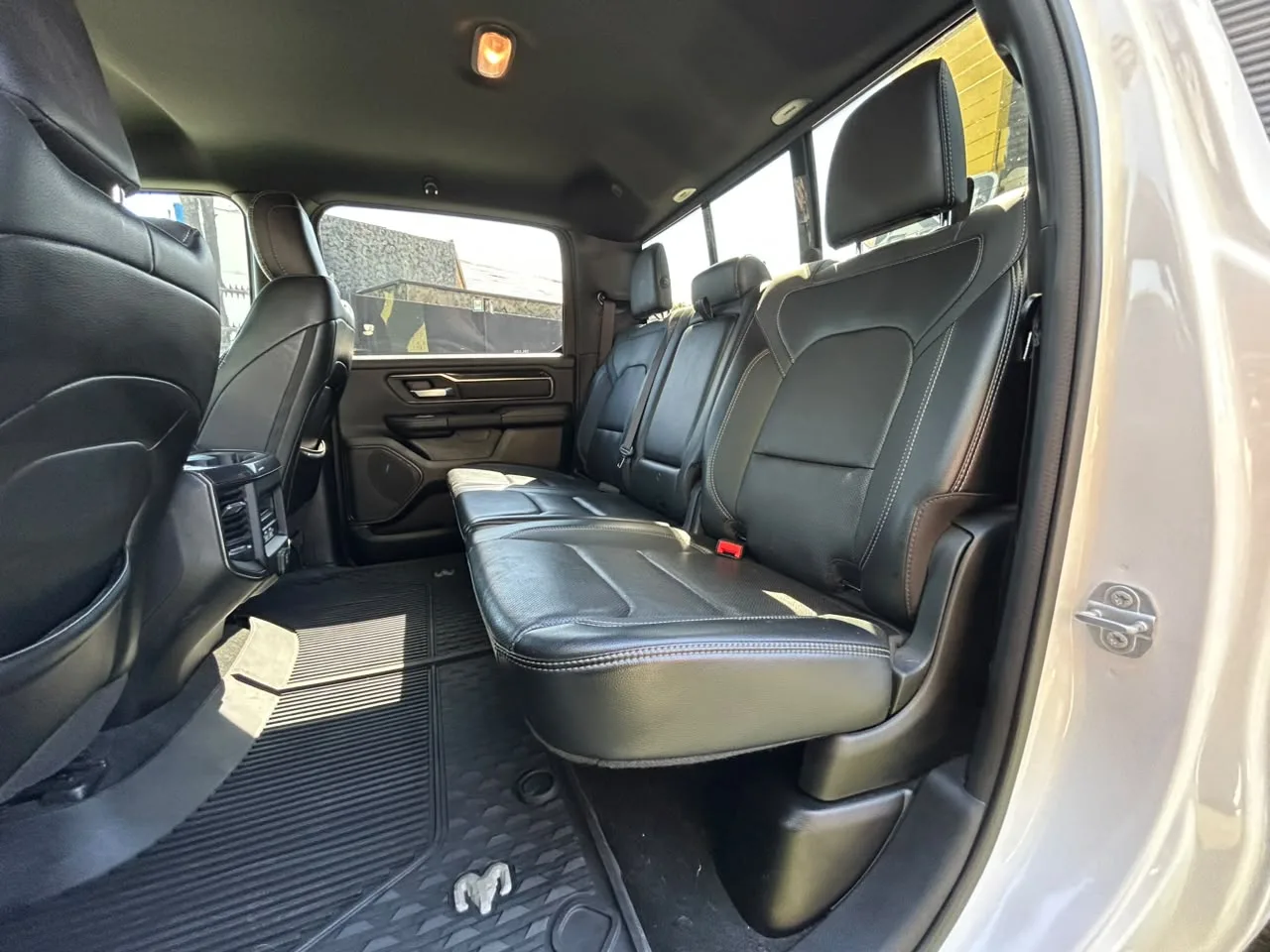 RAM 1500 Rebel Crew Dcab 4X4 5.7 Aut — foto 16 de 20