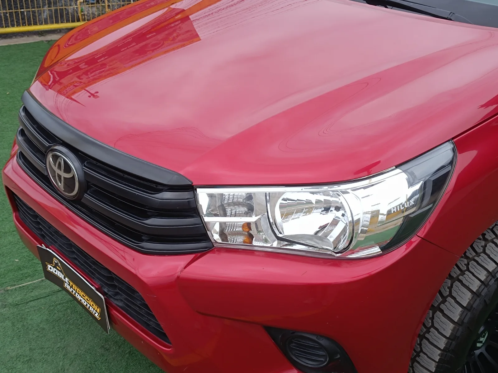Toyota Hilux — foto 7 de 16