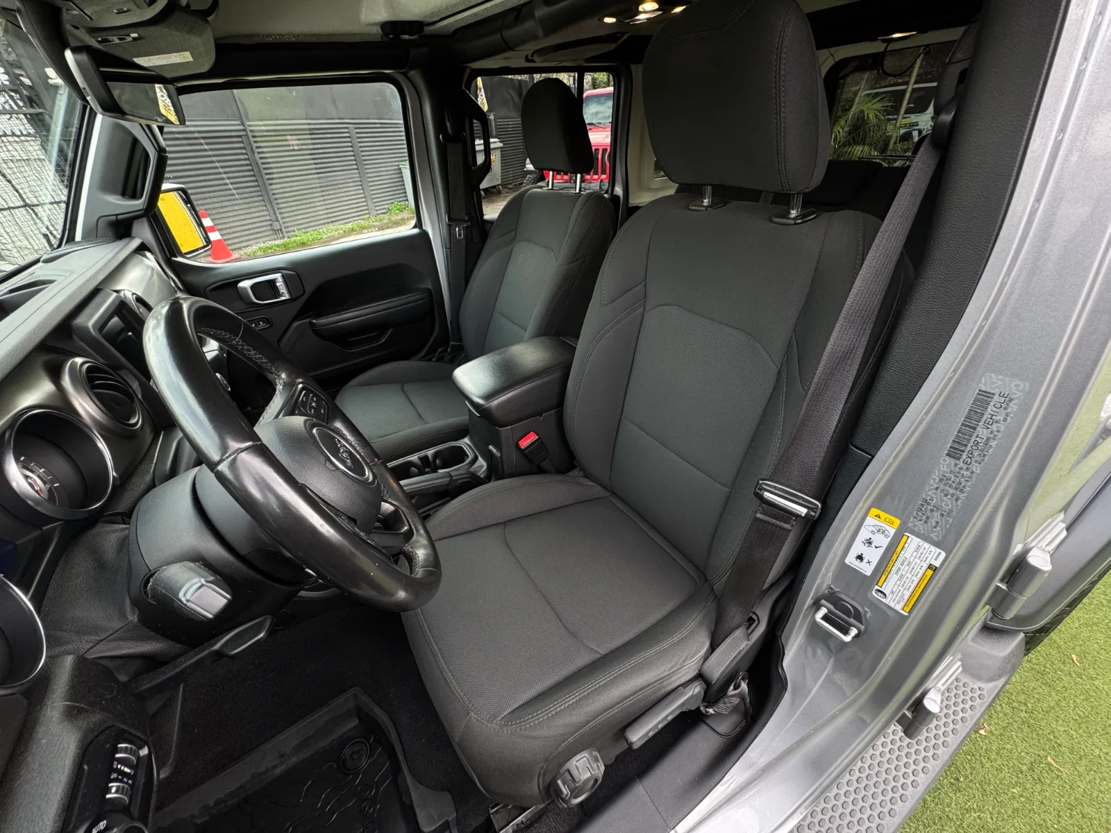 Jeep Wrangler Jlu Sport — foto 15 de 20