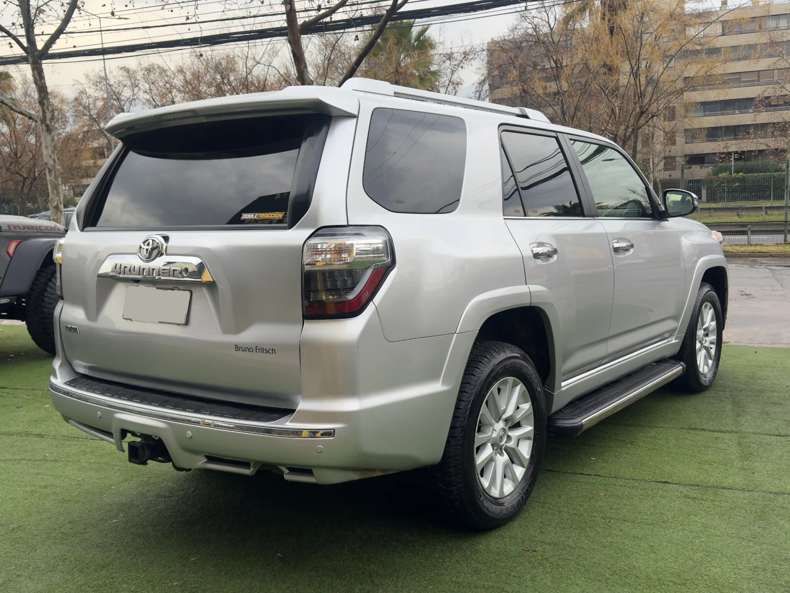 Toyota 4Runner — foto 9 de 17