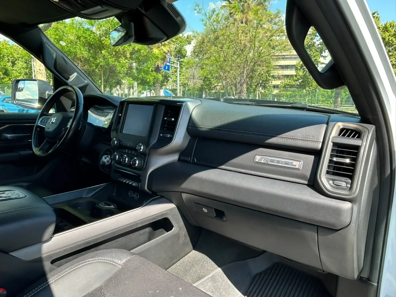 RAM 1500 Rebel Crew Dcab 4X4 5.7 Aut — foto 17 de 20