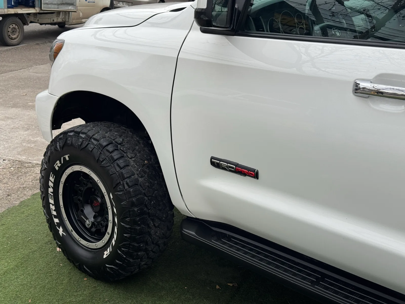 Toyota Sequoia — foto 6 de 17