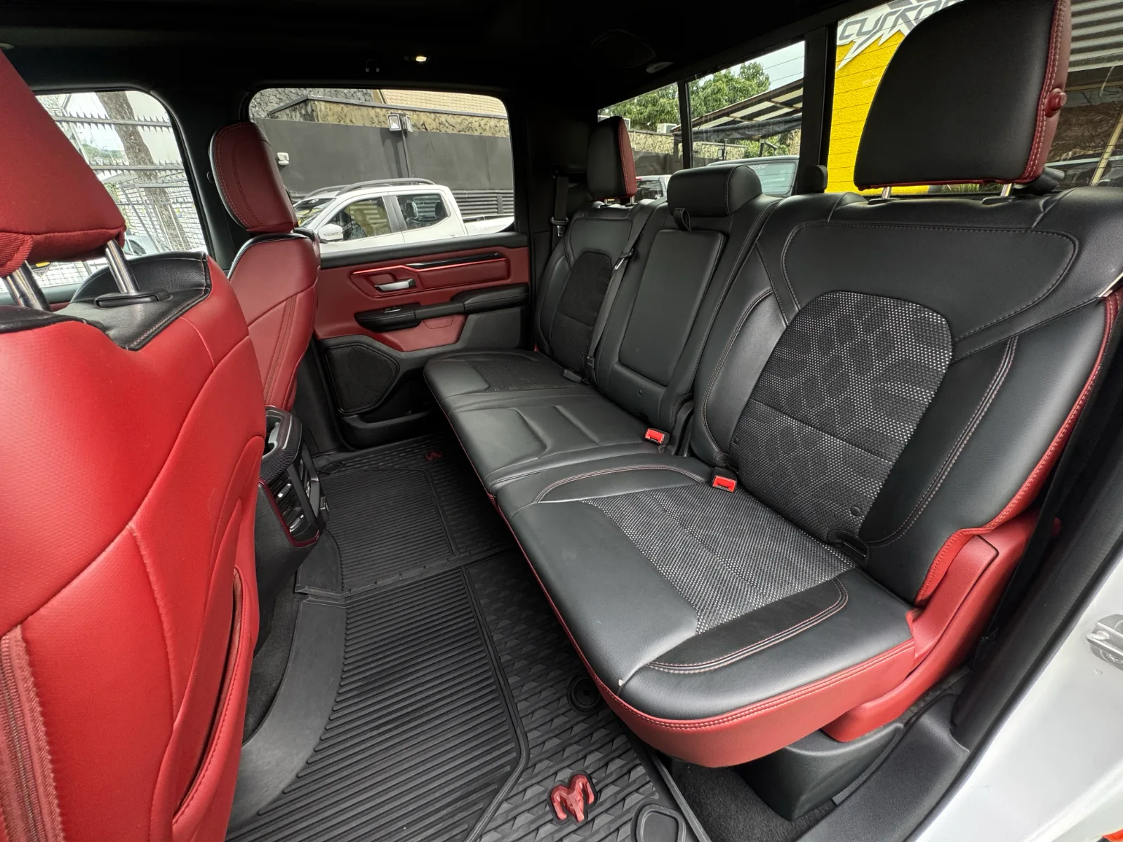 RAM 1500 Rebel — foto 18 de 20