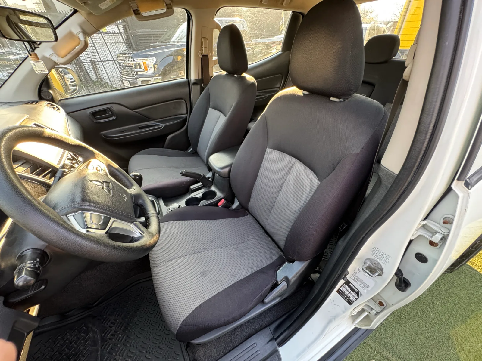 Mitsubishi L200 Katana Crt — foto 14 de 16