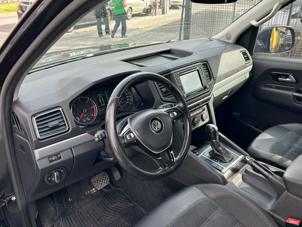 Volkswagen Amarok Highline — foto 10 de 14