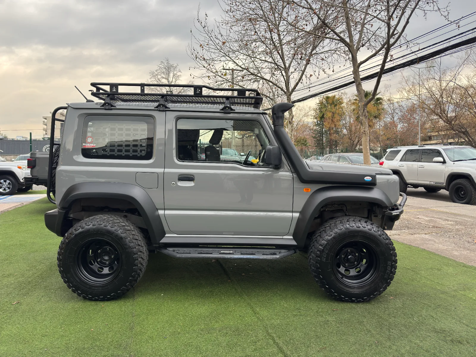 Suzuki Jimny — foto 10 de 15
