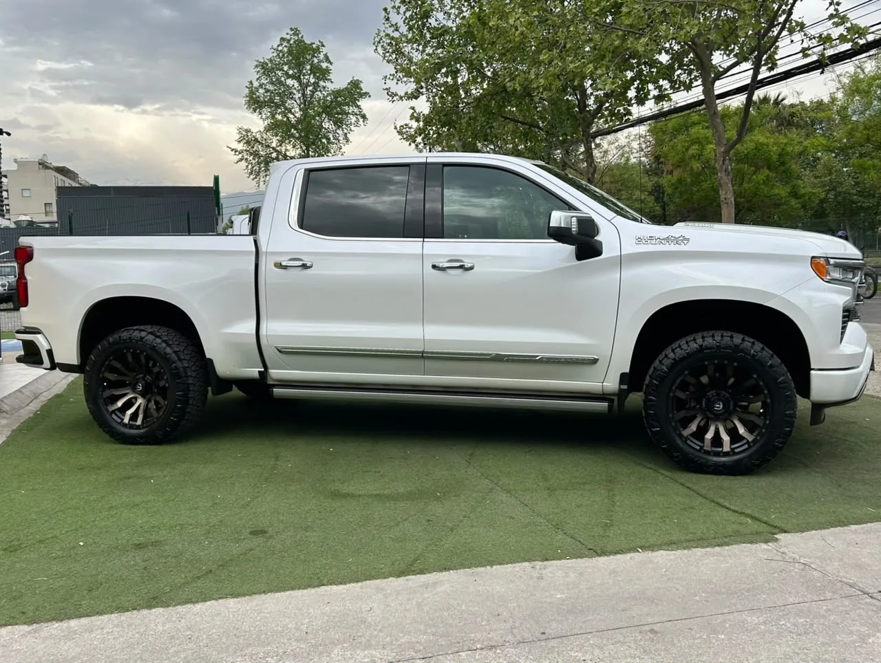 Chevrolet Silverado High Country Duramax Iva Incluido — foto 9 de 18