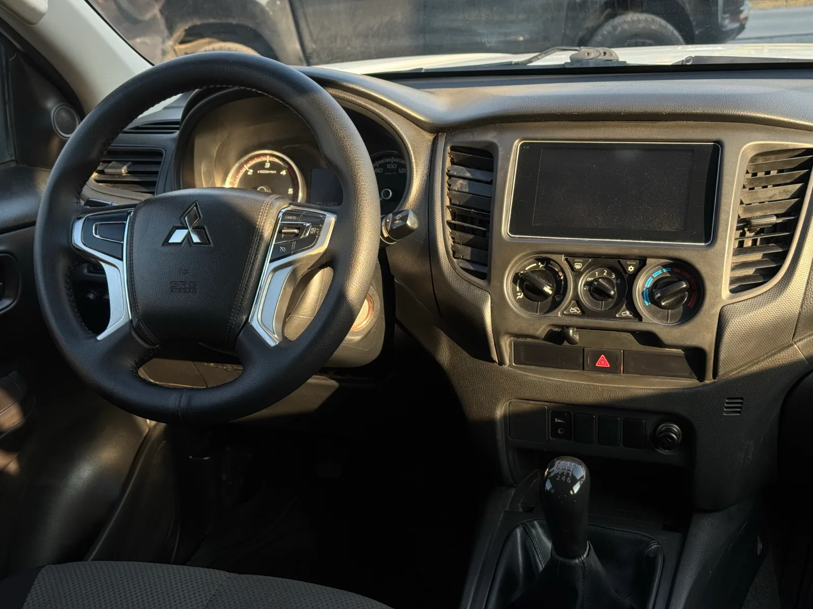 Mitsubishi L200 Katana Crt — foto 16 de 16