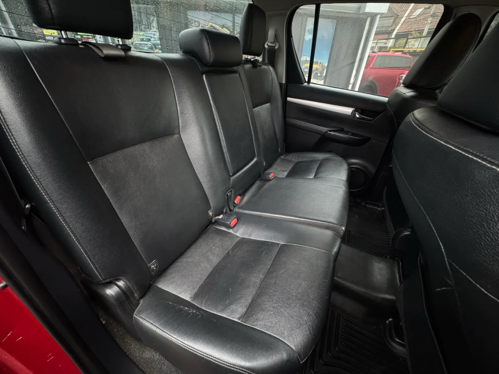 Toyota Hilux Srv — foto 19 de 20