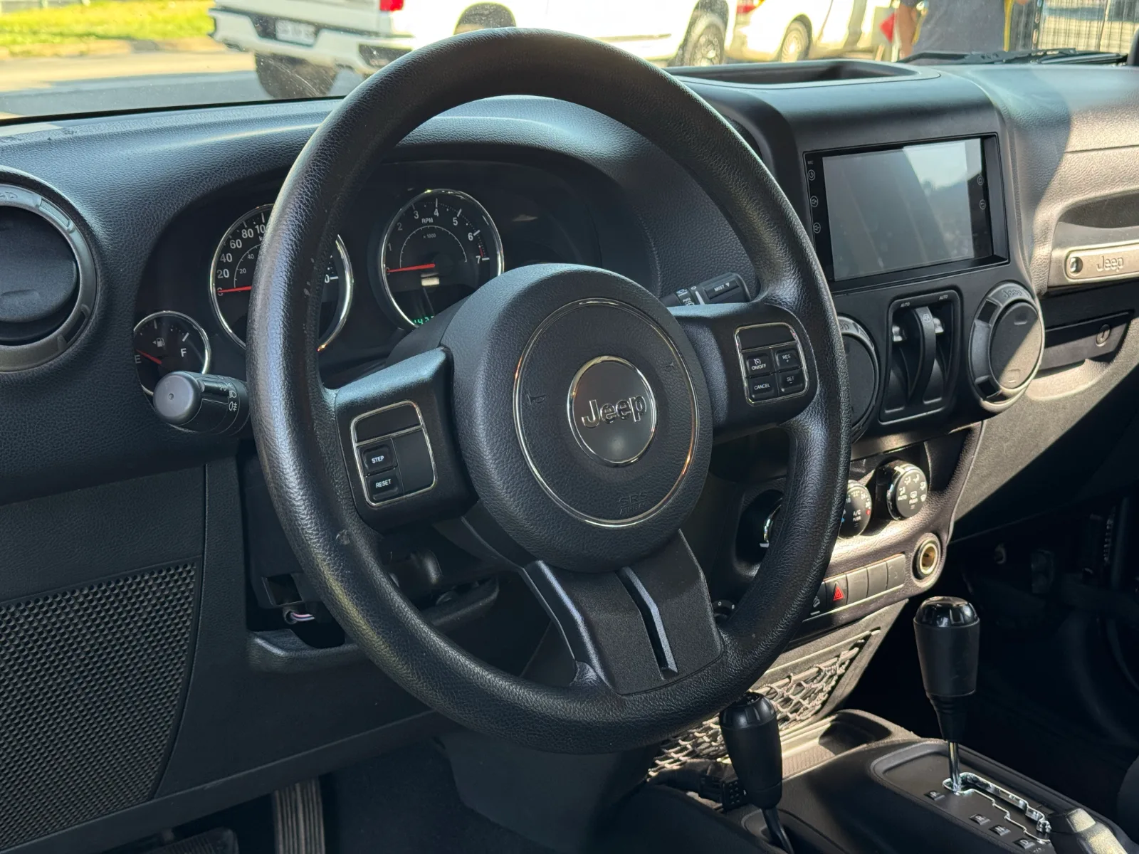 Jeep Wrangler Jk Sport — foto 12 de 17