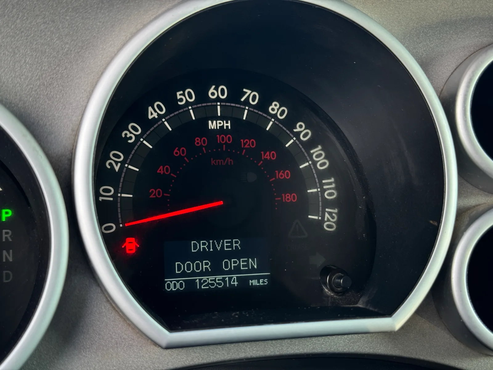 Toyota Sequoia — foto 17 de 17