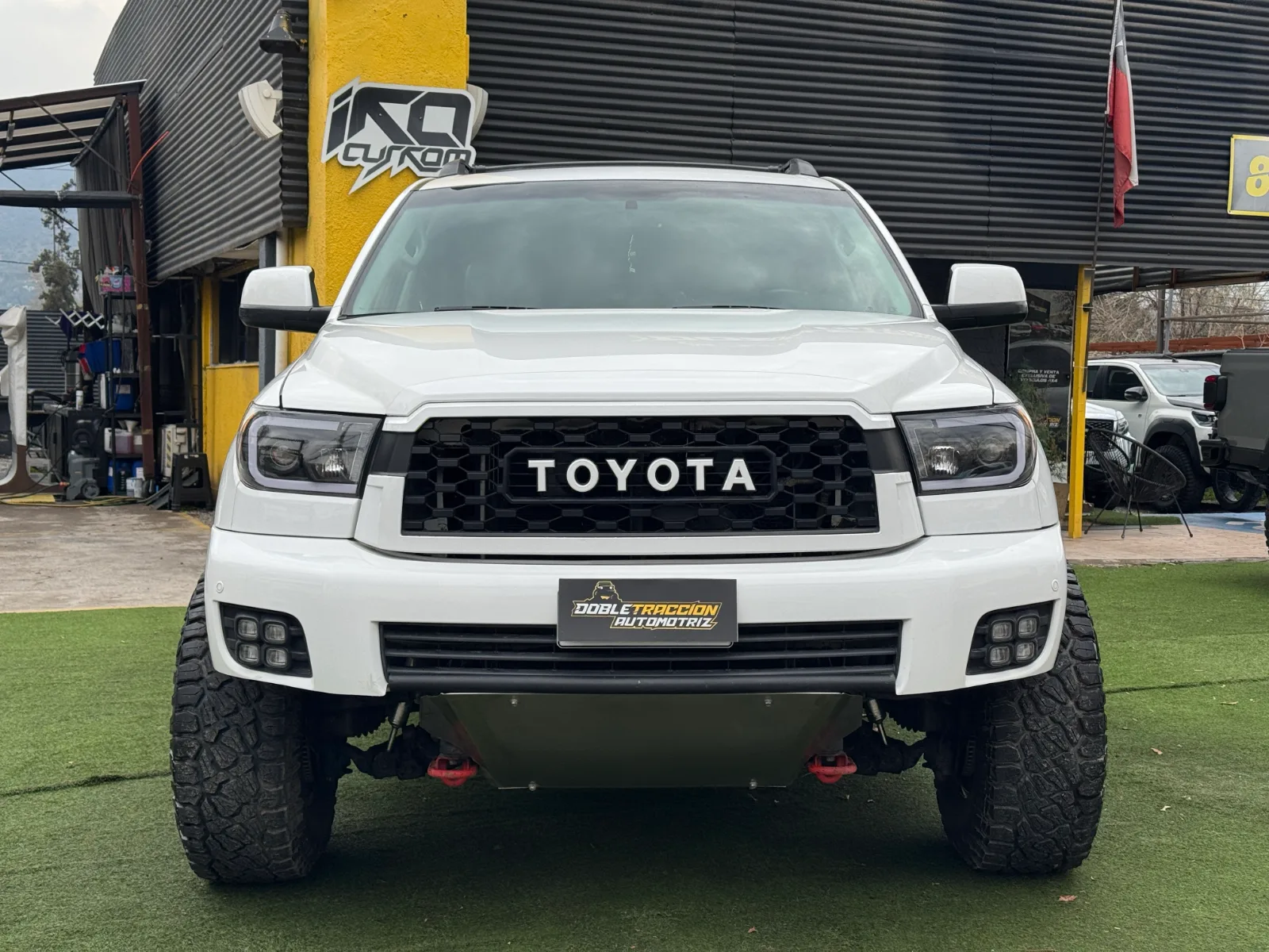Toyota Sequoia — foto 2 de 17