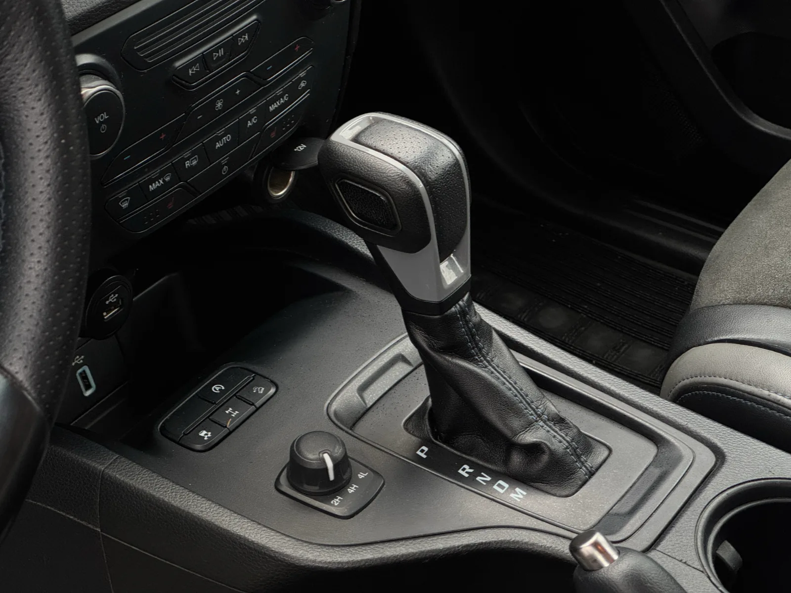 Ford Ranger Raptor — foto 17 de 21