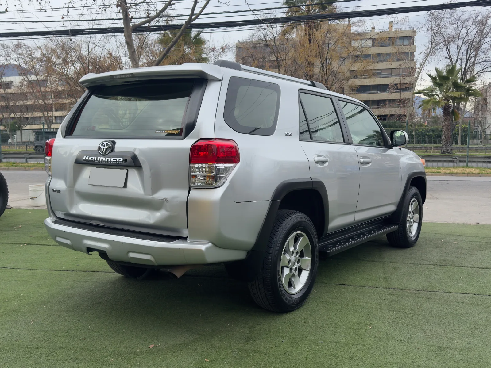Toyota 4Runner Sr5 — foto 7 de 17