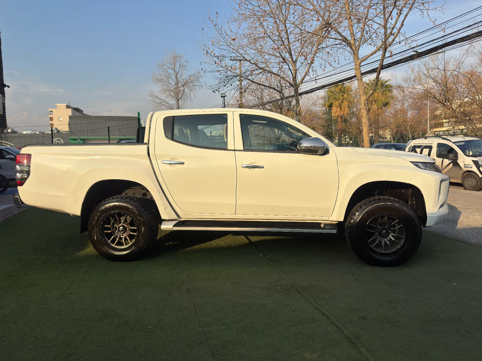 Mitsubishi L200 Katana Crt — foto 10 de 16