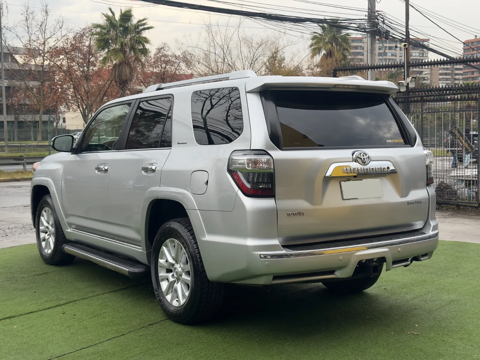 Toyota 4Runner — foto 7 de 17