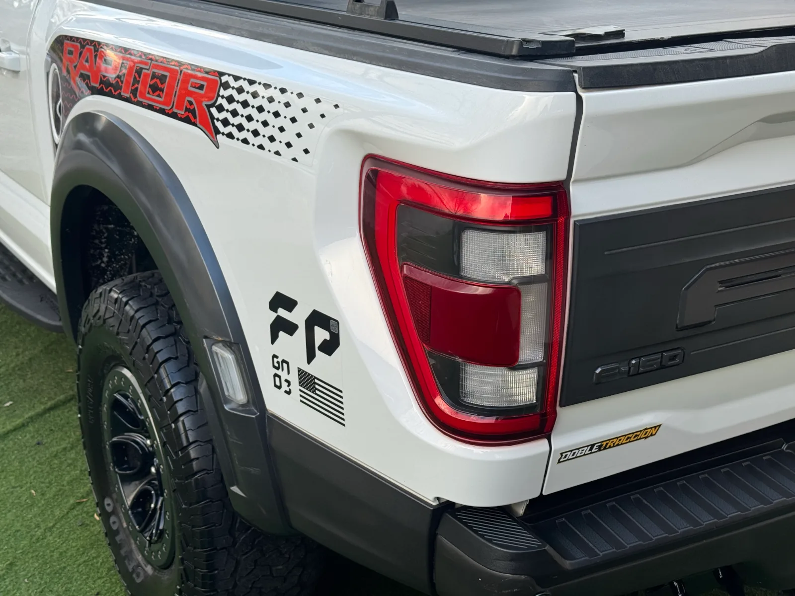 Ford F-150 Raptor — foto 12 de 20