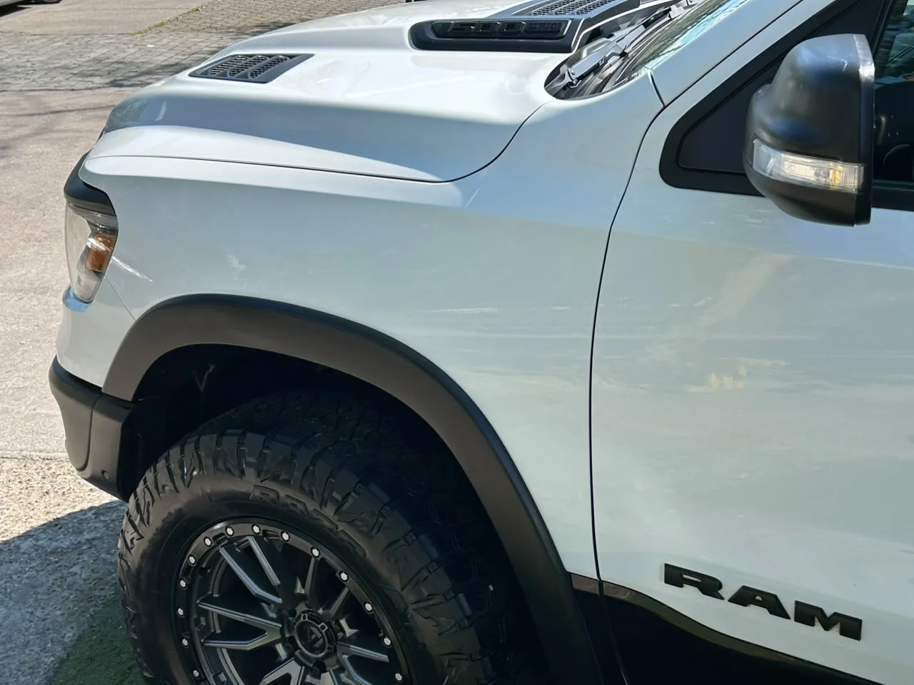 RAM 1500 Rebel Crew Dcab 4X4 5.7 Aut — foto 4 de 20