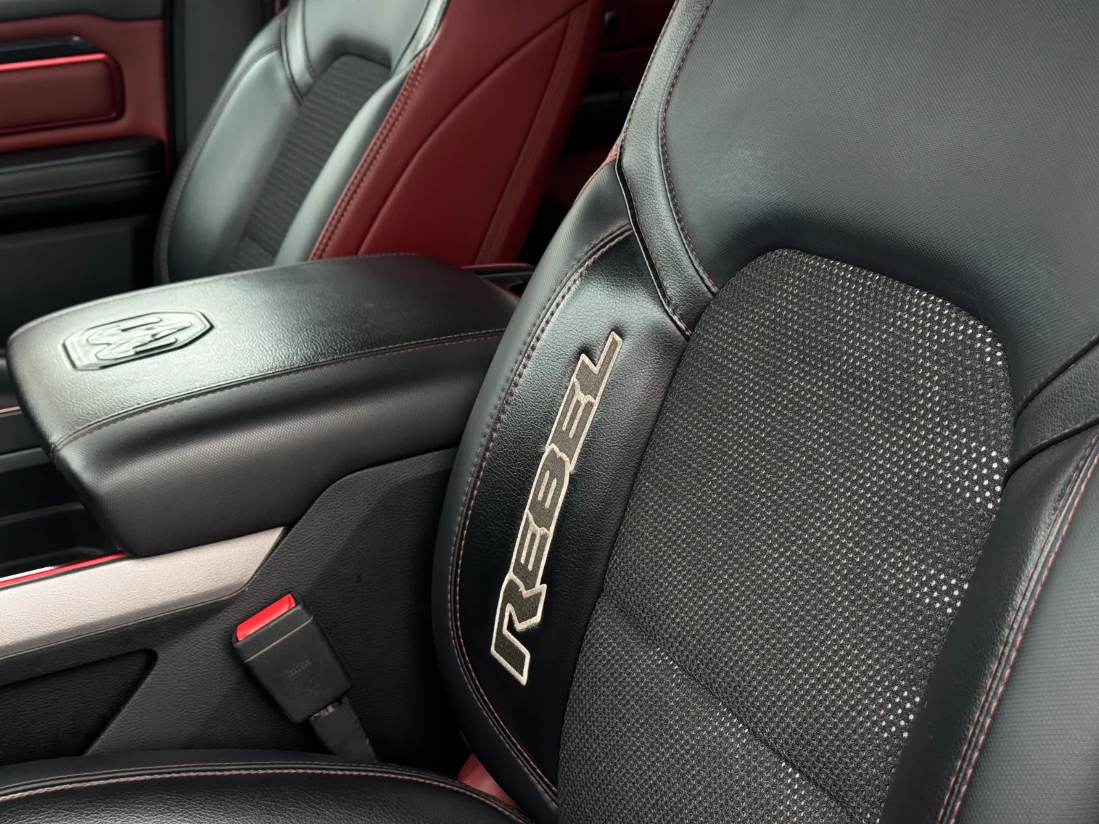 RAM 1500 Rebel — foto 16 de 20