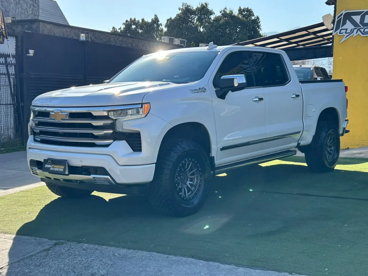 Chevrolet Silverado High Country — foto 3 de 18