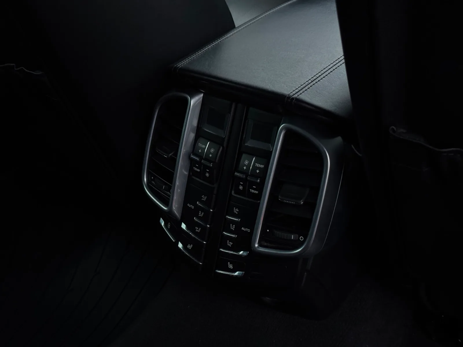 Porsche Cayenne — foto 22 de 23