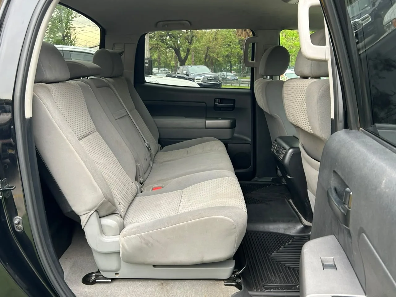 Toyota Tundra — foto 18 de 19
