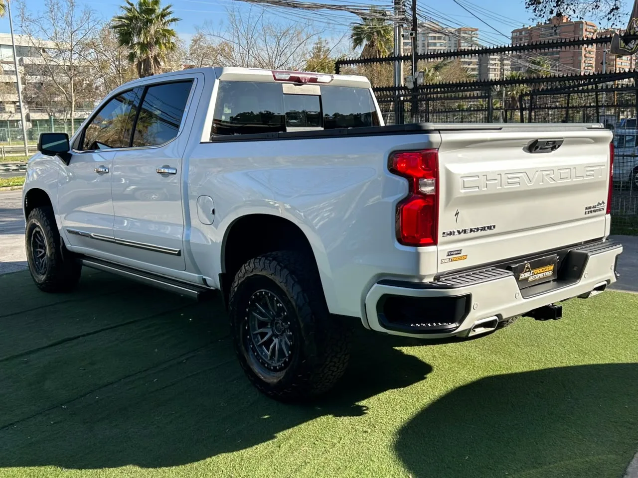 Chevrolet Silverado High Country — foto 6 de 18