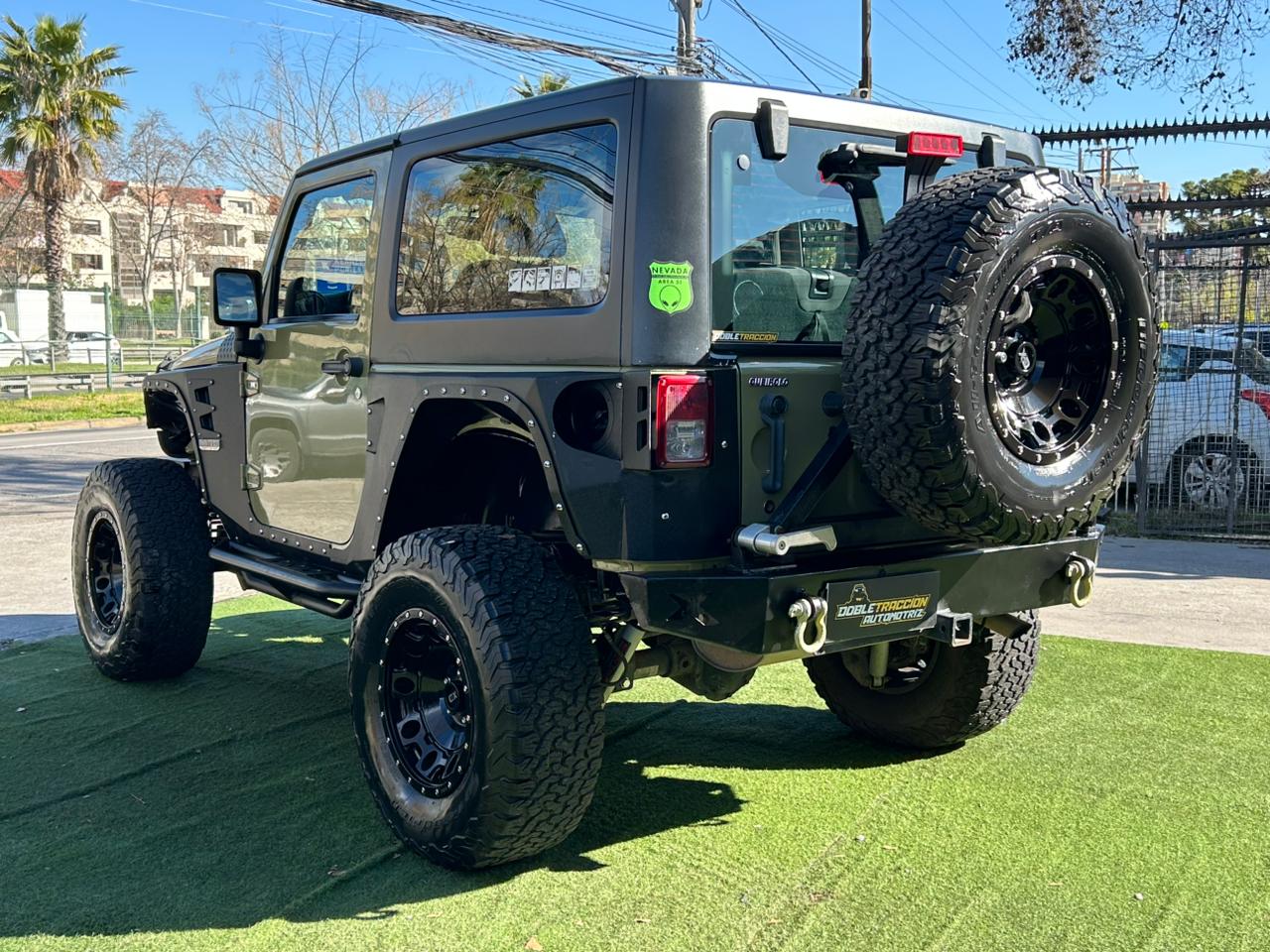 Jeep Wrangler Sport — foto 8 de 16
