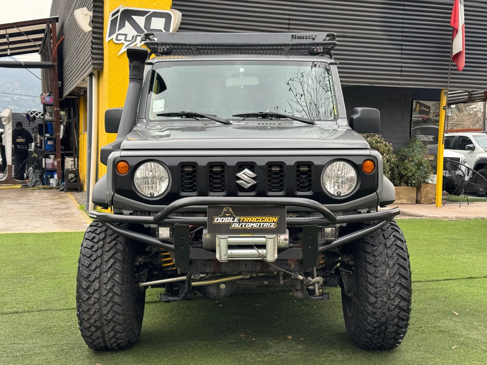 Suzuki Jimny — foto 2 de 15