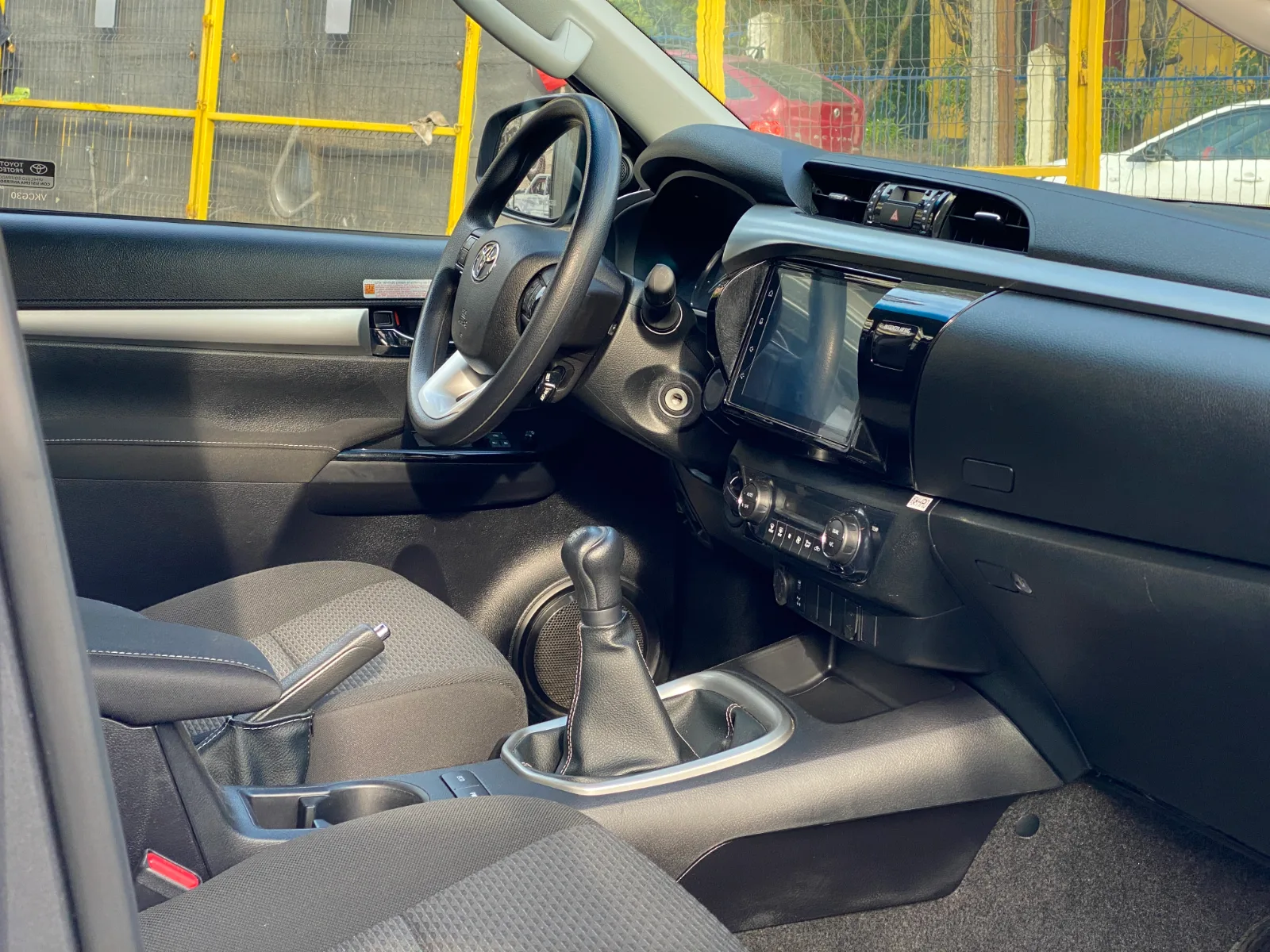 Toyota Hilux — foto 13 de 19