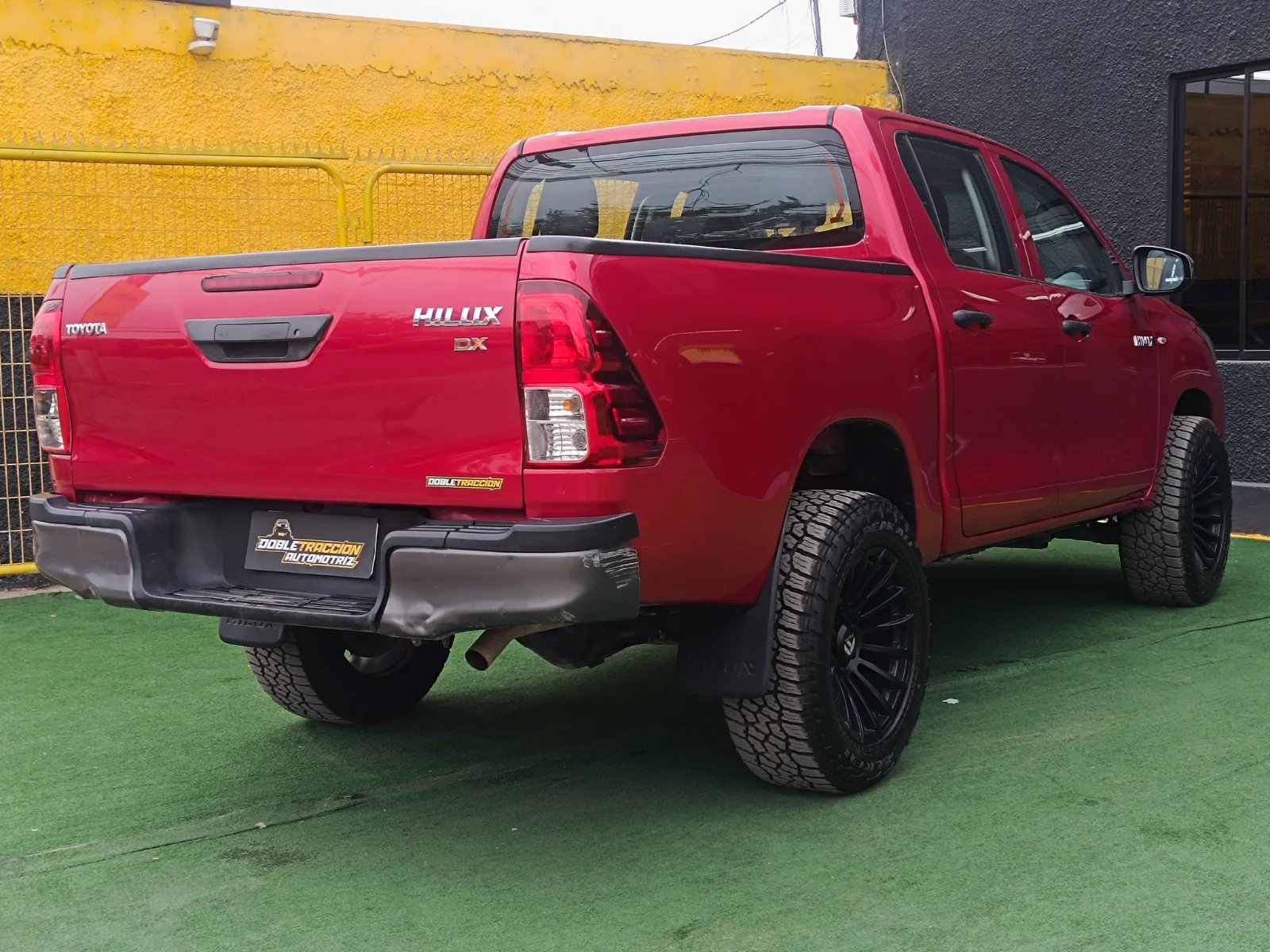 Toyota Hilux — foto 6 de 16