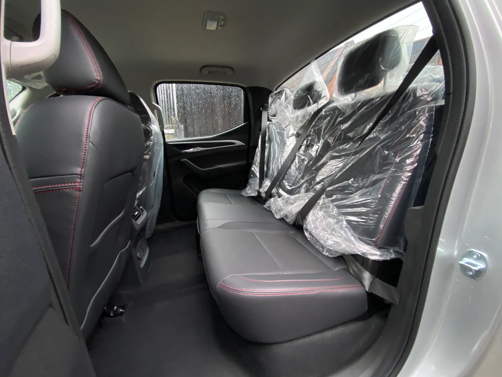 Maxus T60 — foto 20 de 20