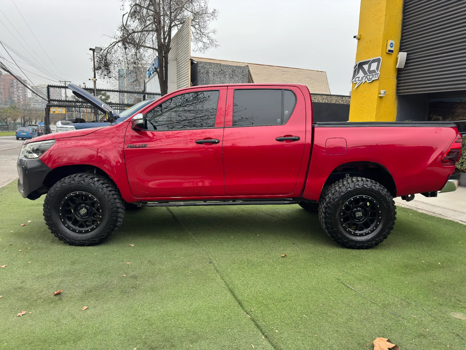 Toyota Hilux — foto 5 de 17