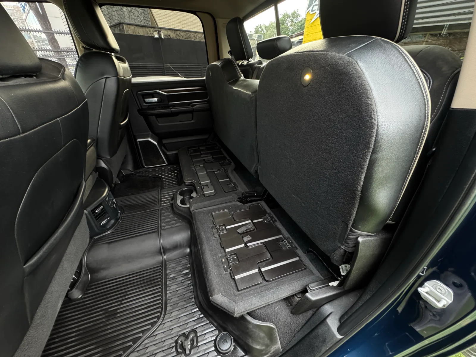RAM 2500 Laramie — foto 19 de 20