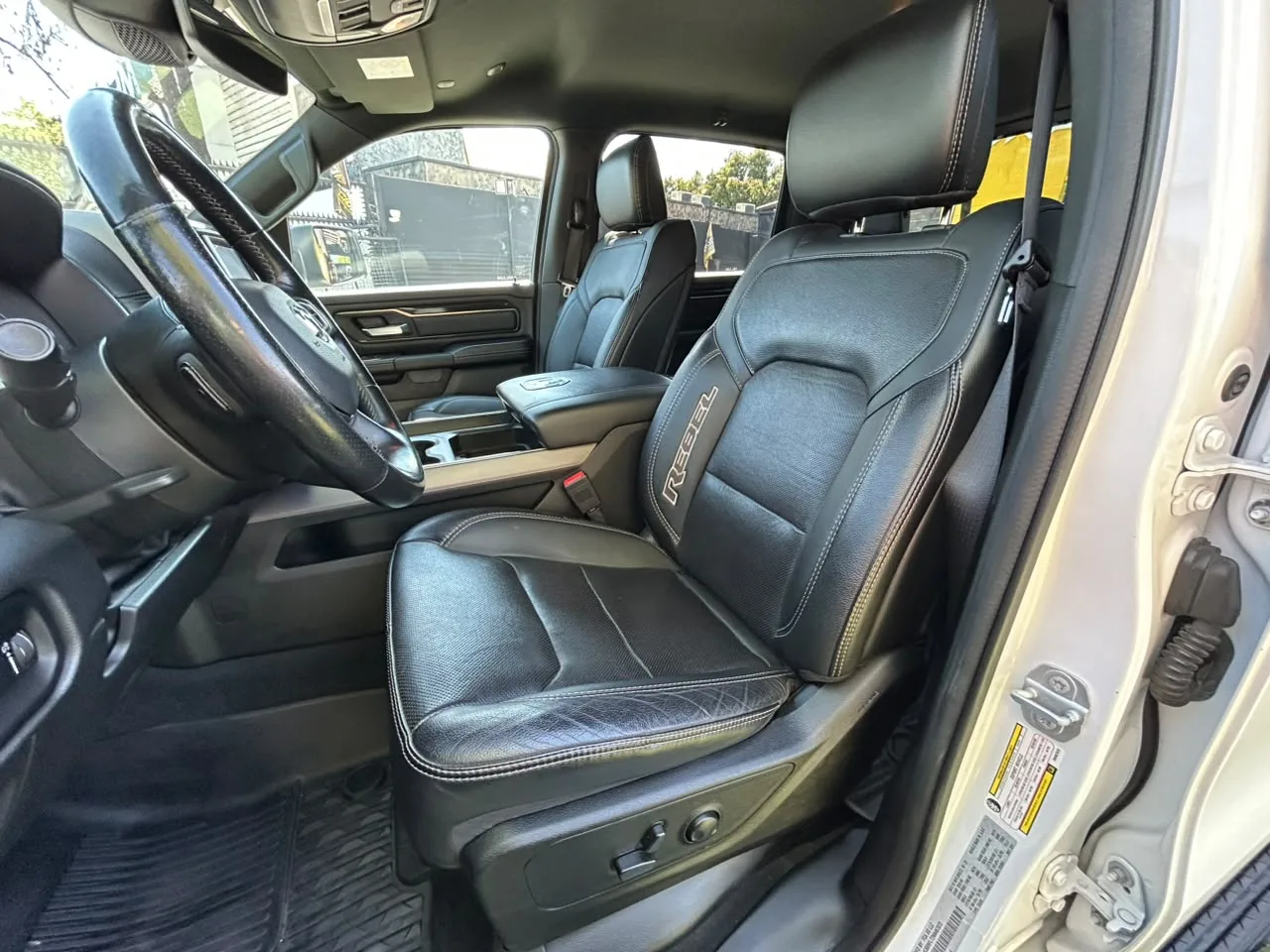 RAM 1500 Rebel Crew Dcab 4X4 5.7 Aut — foto 15 de 20