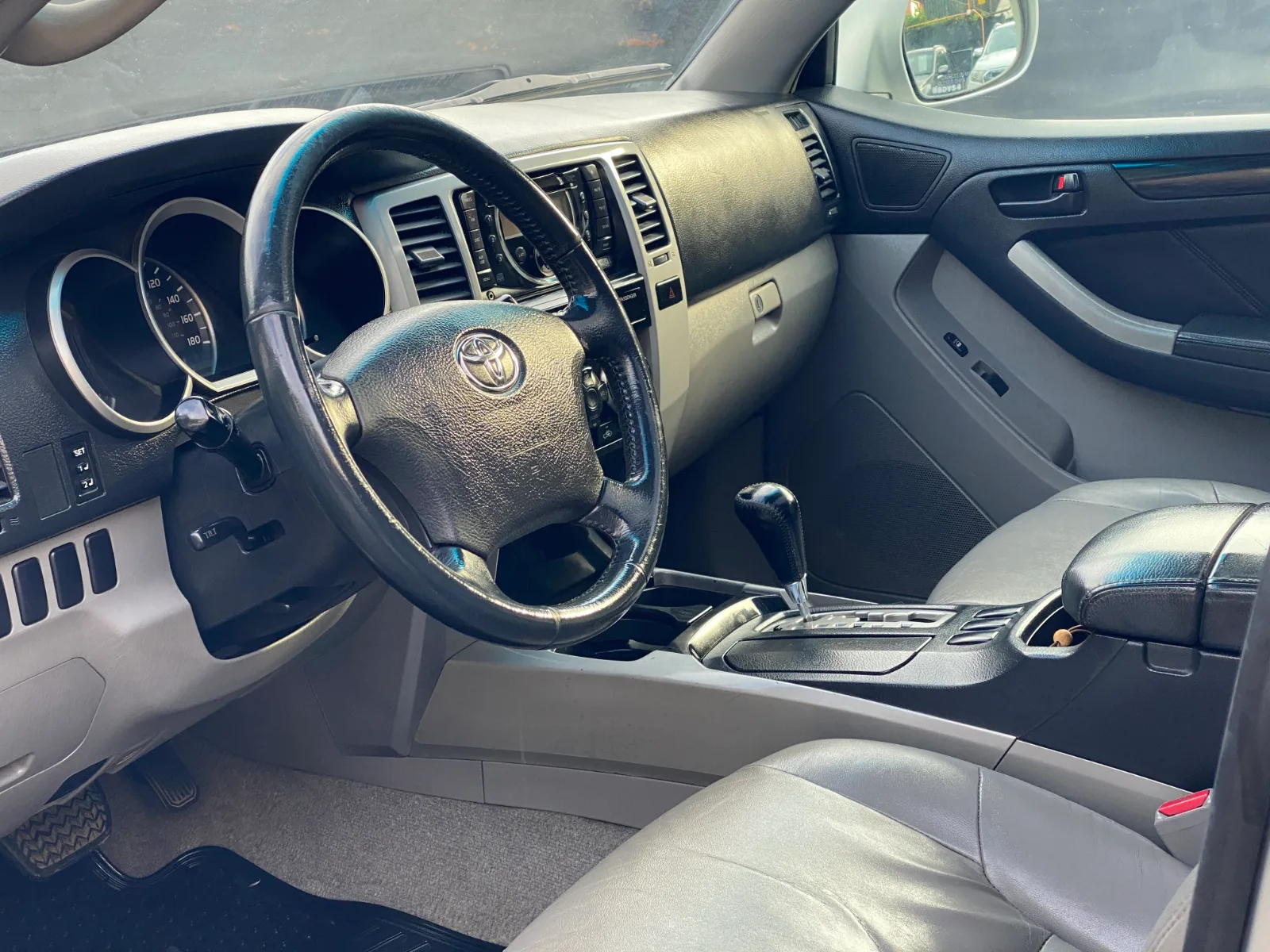 Toyota 4Runner — foto 17 de 20