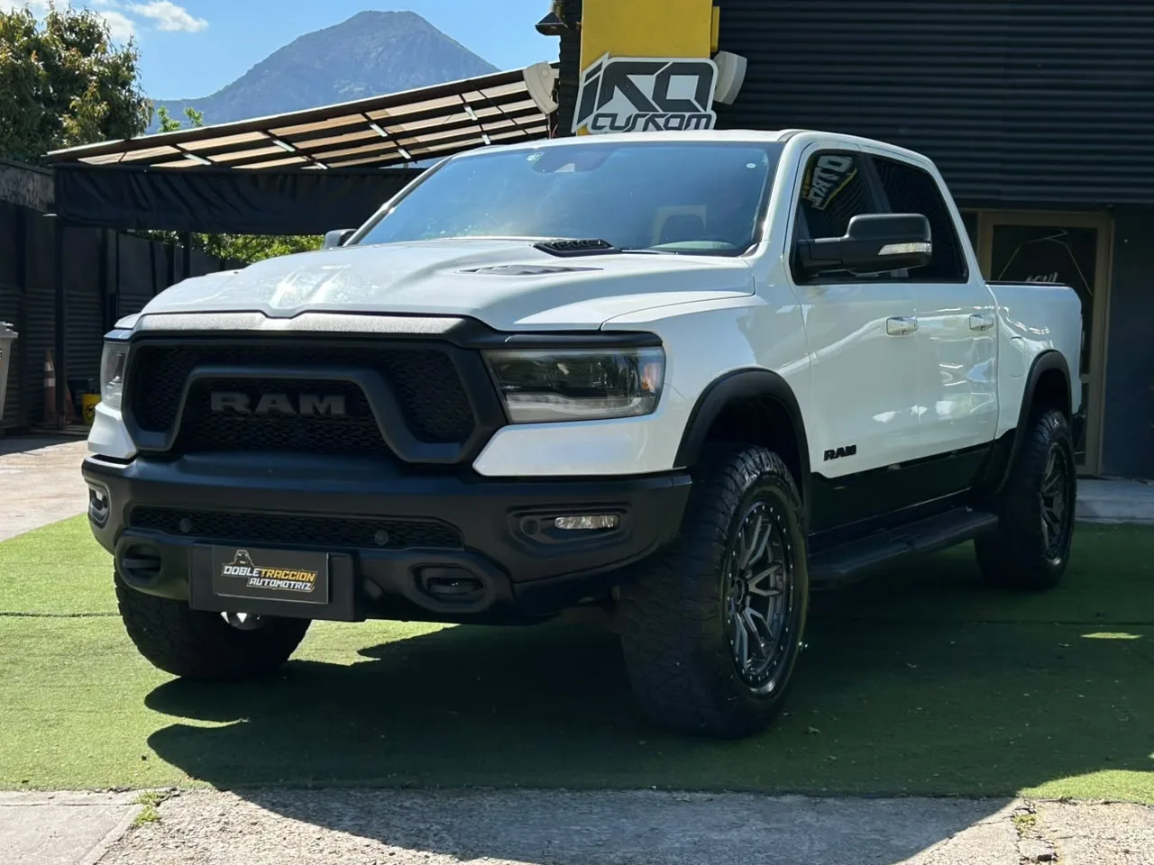 RAM 1500 Rebel Crew Dcab 4X4 5.7 Aut — foto 3 de 20