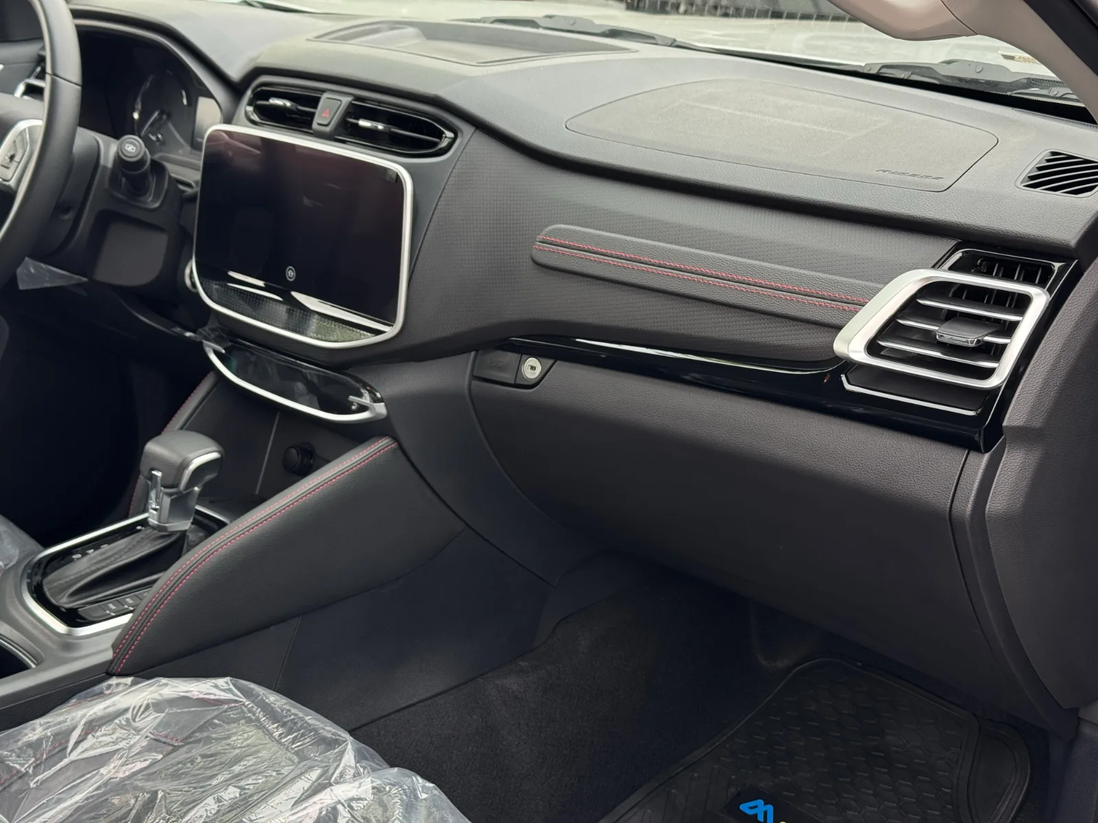 Maxus T60 — foto 17 de 20