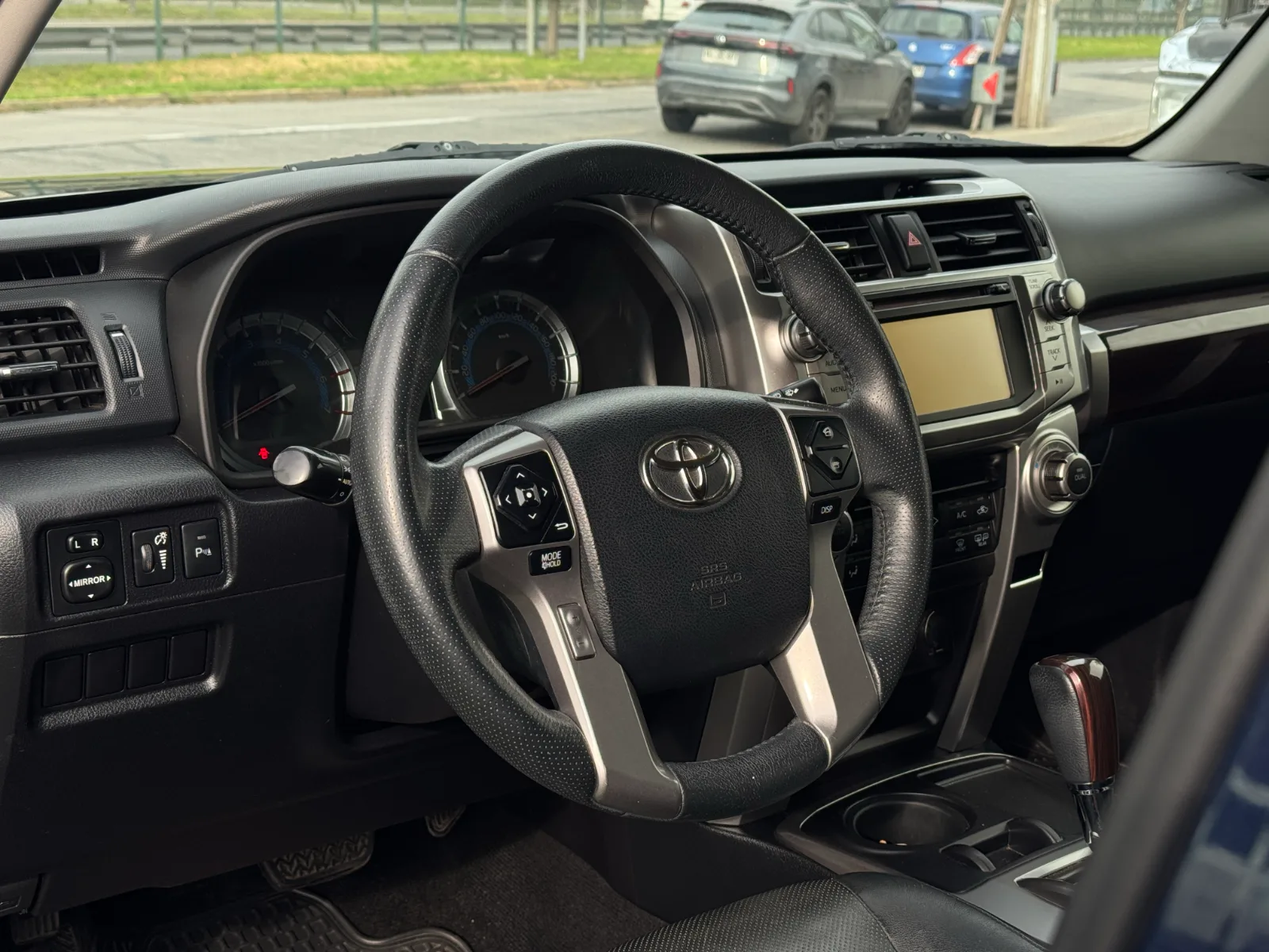 Toyota 4Runner — foto 12 de 19