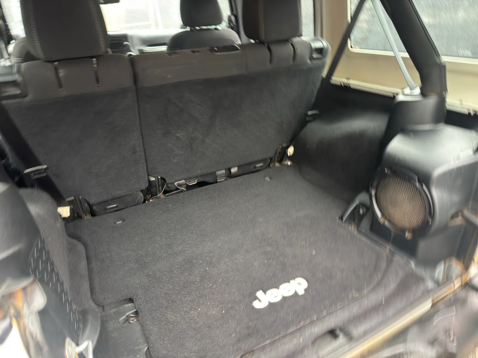 Jeep Wrangler Jku Sahara — foto 20 de 21